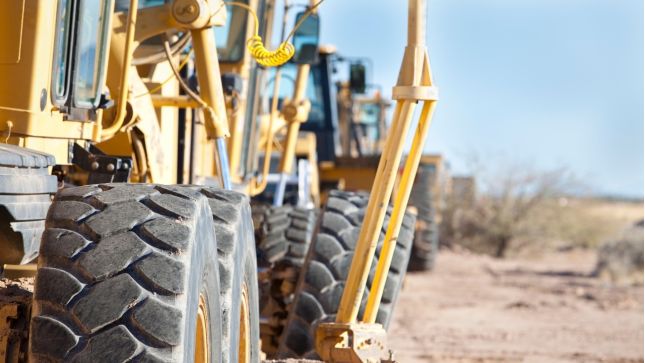How to Choose the Right Plant and Machinery Hire Partner for Your Construction Project